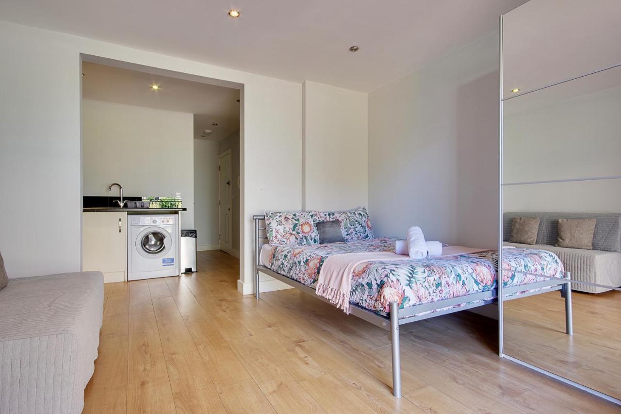 Turay Court Holiday Apartments Bournemouth Exteriör bild