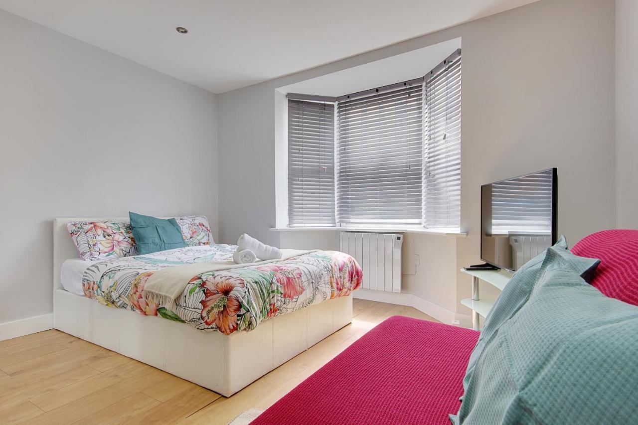 Turay Court Holiday Apartments Bournemouth Exteriör bild