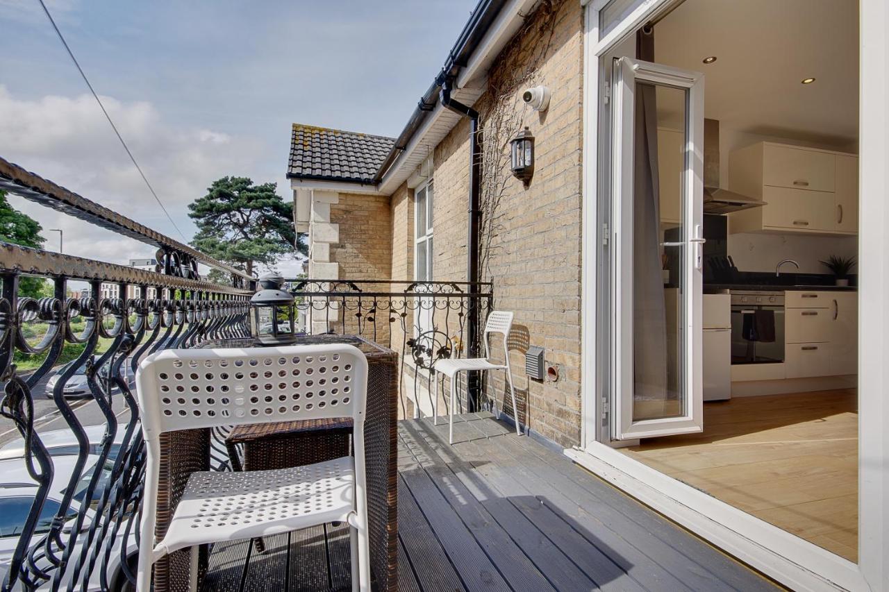 Turay Court Holiday Apartments Bournemouth Exteriör bild